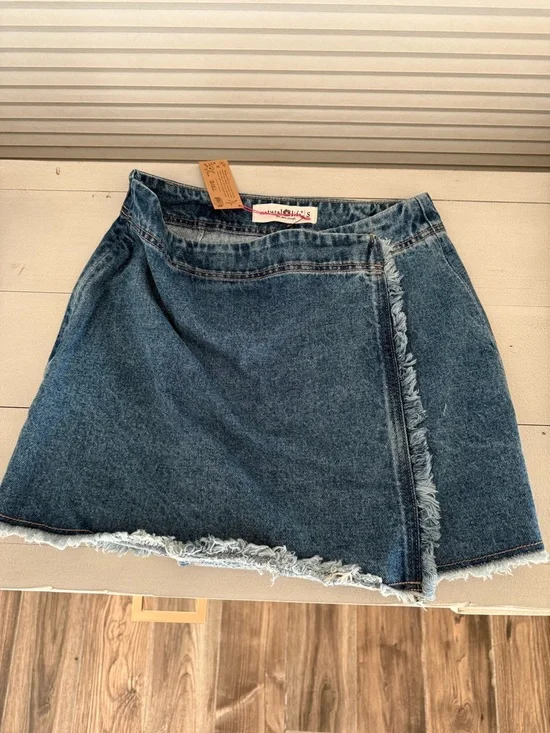 NWT NATURAL LIFE Blue Denim Frayed Wrap Mini Skirt - Small - Picture 2 of 5